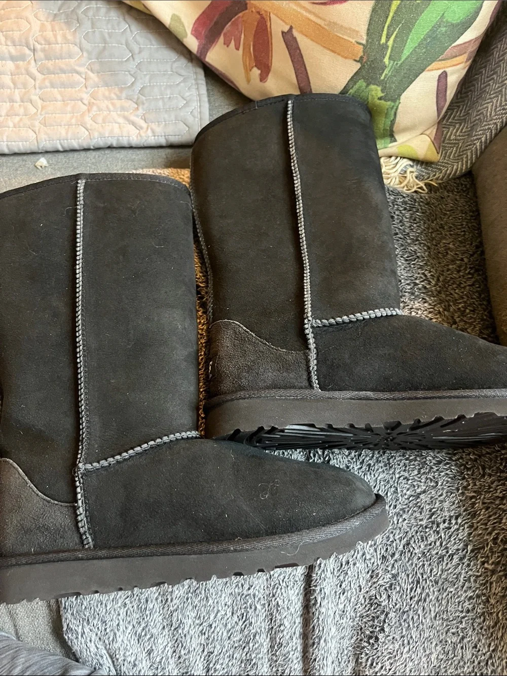 UGG new without